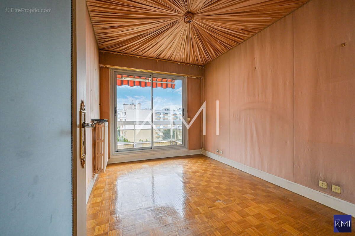 Appartement à LES LILAS