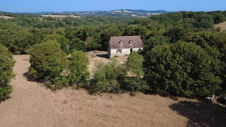 Maison en pierre à rénover sur 4,8 hectares - photo 17
