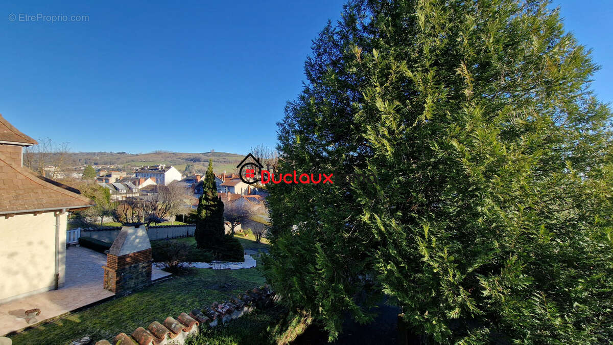 Maison de ville 135 m2   aurillac, secteur gare - photo 10
