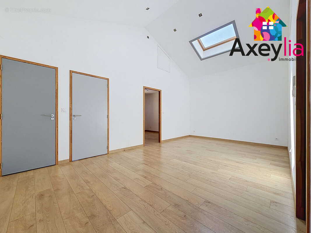 A vendre - feurs -  maison individuelle avec terrain et grand espace de vie - photo 9