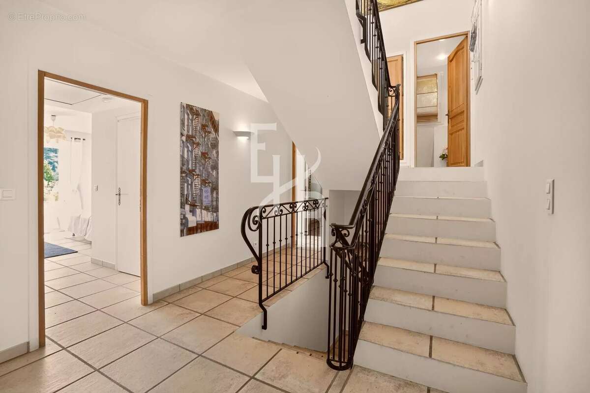 Maison à MOUGINS