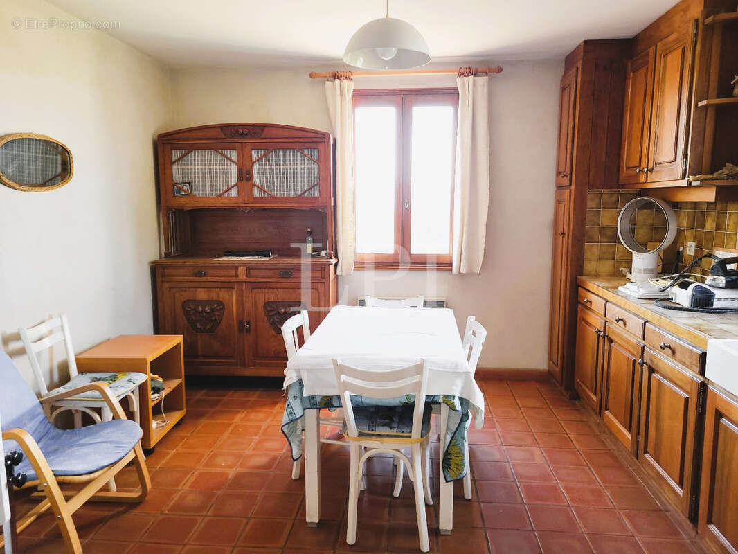 Maison à SAINT-SATURNIN-LES-APT