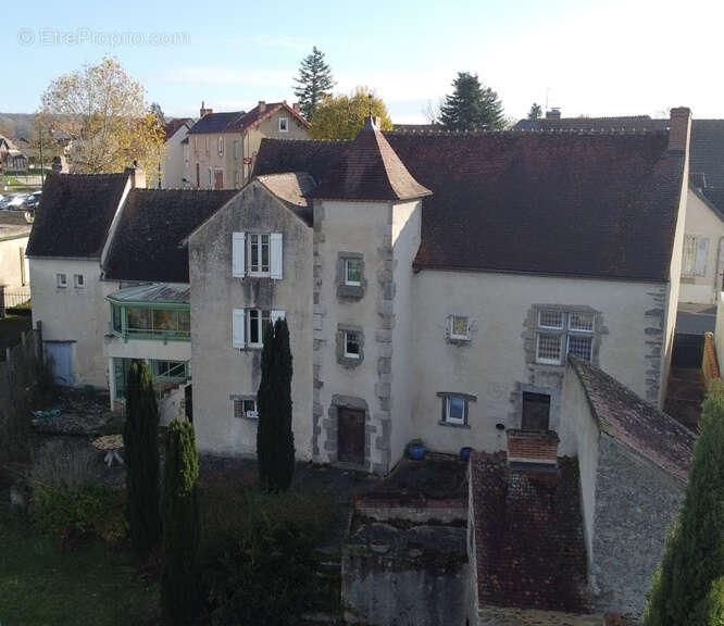 Maison à SAINT-POURCAIN-SUR-SIOULE