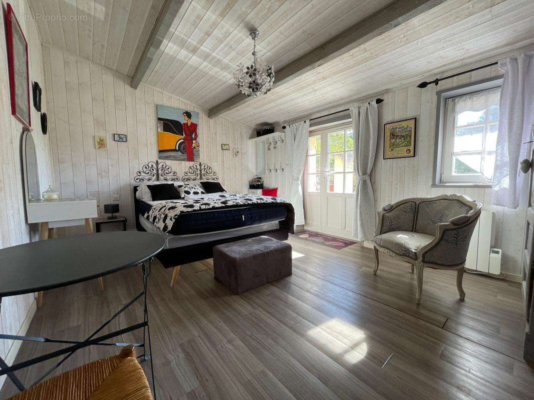 Maison à SAINTE-ALVERE