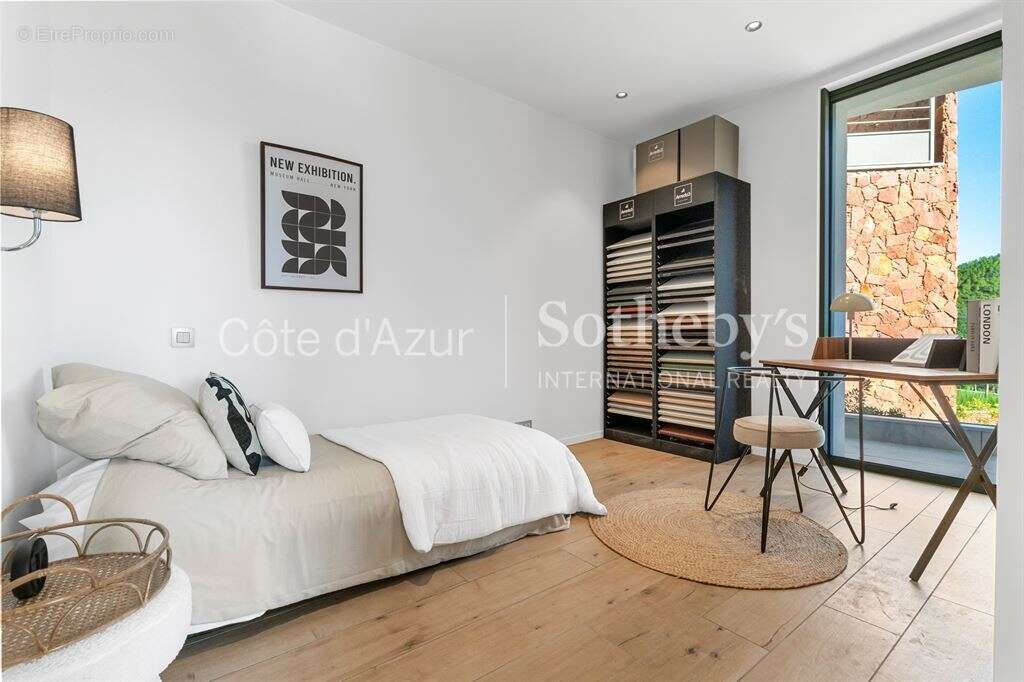 Appartement à LES ADRETS-DE-L'ESTEREL