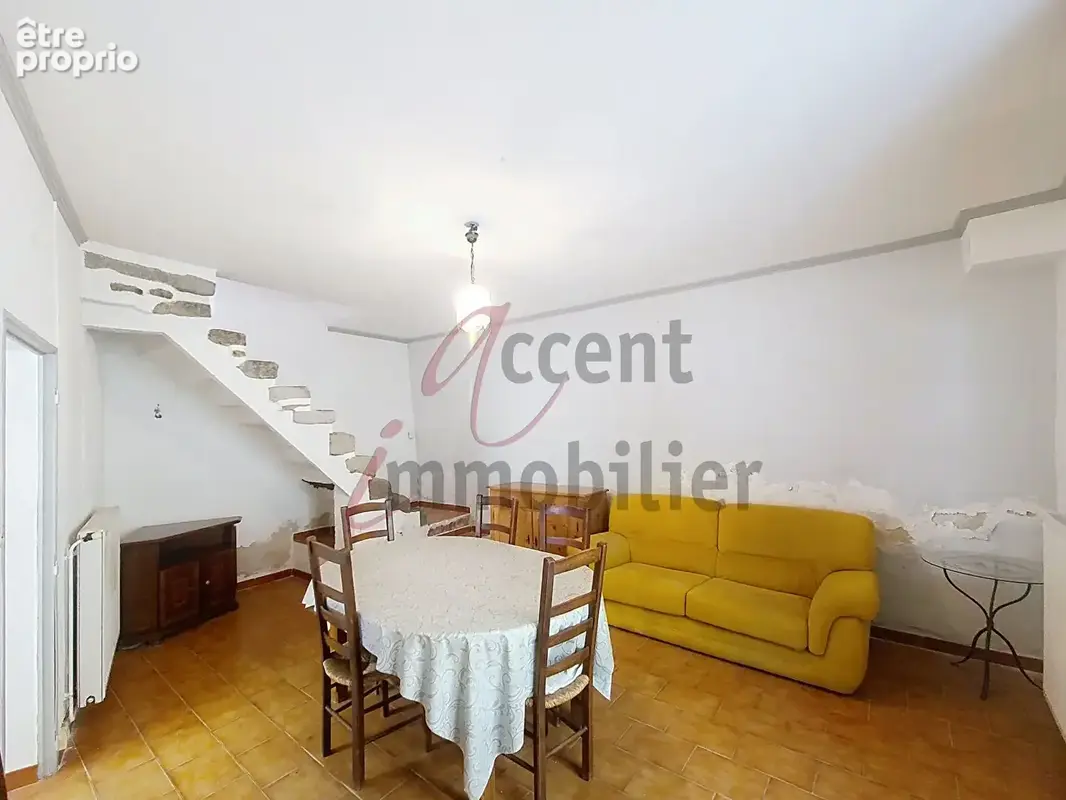 Noves : Maison à rénover avec terrasse en plein coeur du village - photo 6