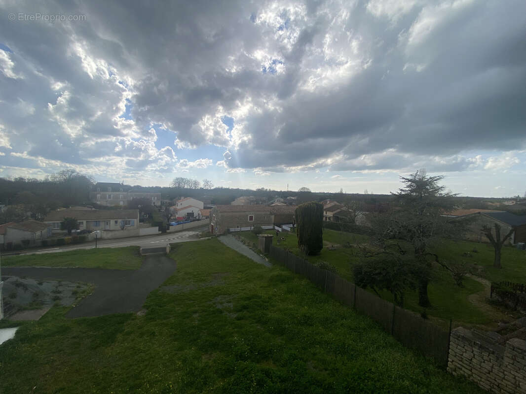 Appartement à OULMES