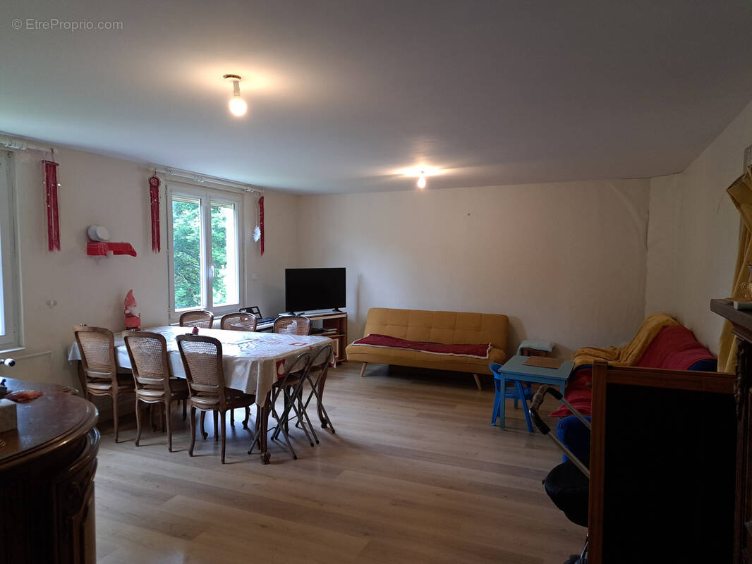 Appartement à LE CHAMBON-SUR-LIGNON
