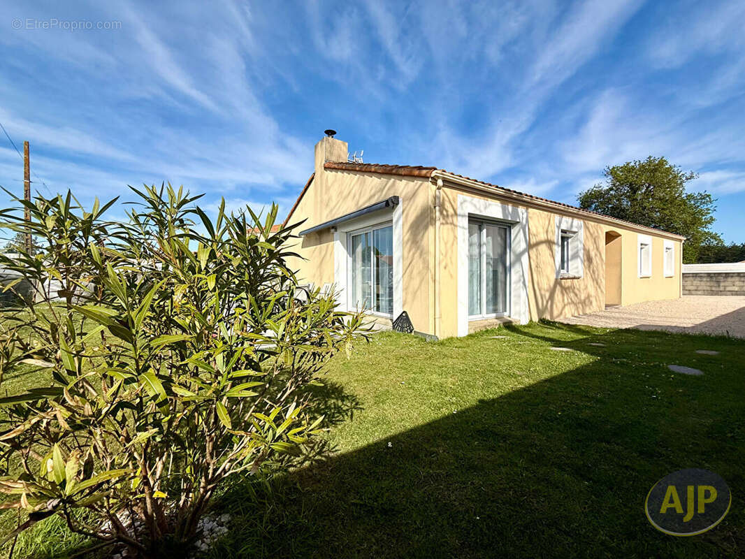 Maison à SAINT-LEGER-LES-VIGNES
