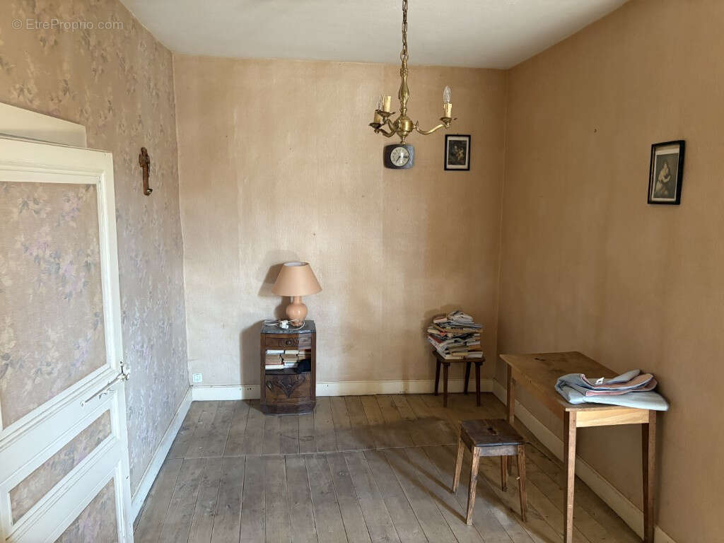 Maison à SAINT-AULAIRE