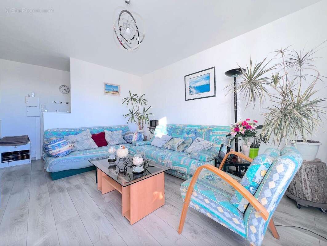   - Appartement à DECINES-CHARPIEU