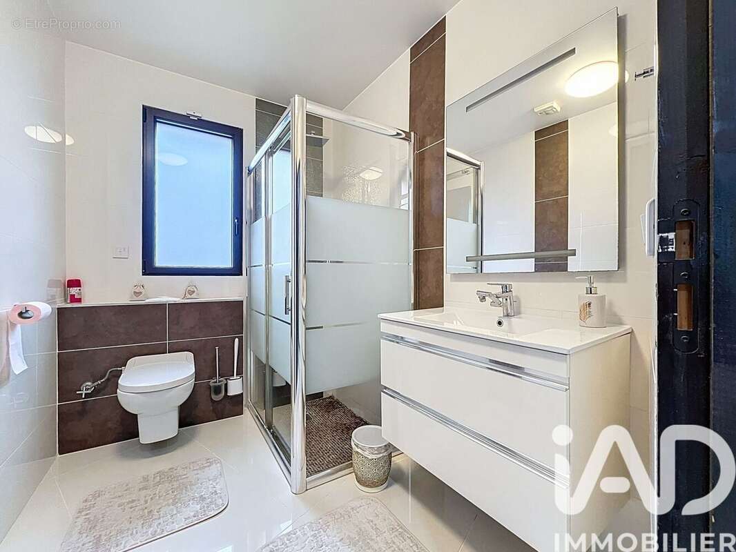 Photo 9 - Maison à ISNEAUVILLE