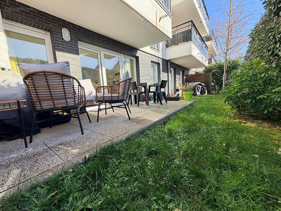 Appartement à SARTROUVILLE