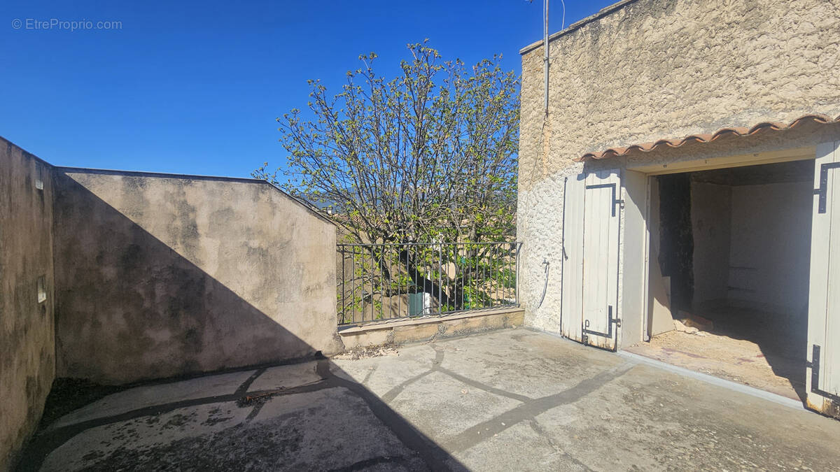 Maison à VILLES-SUR-AUZON