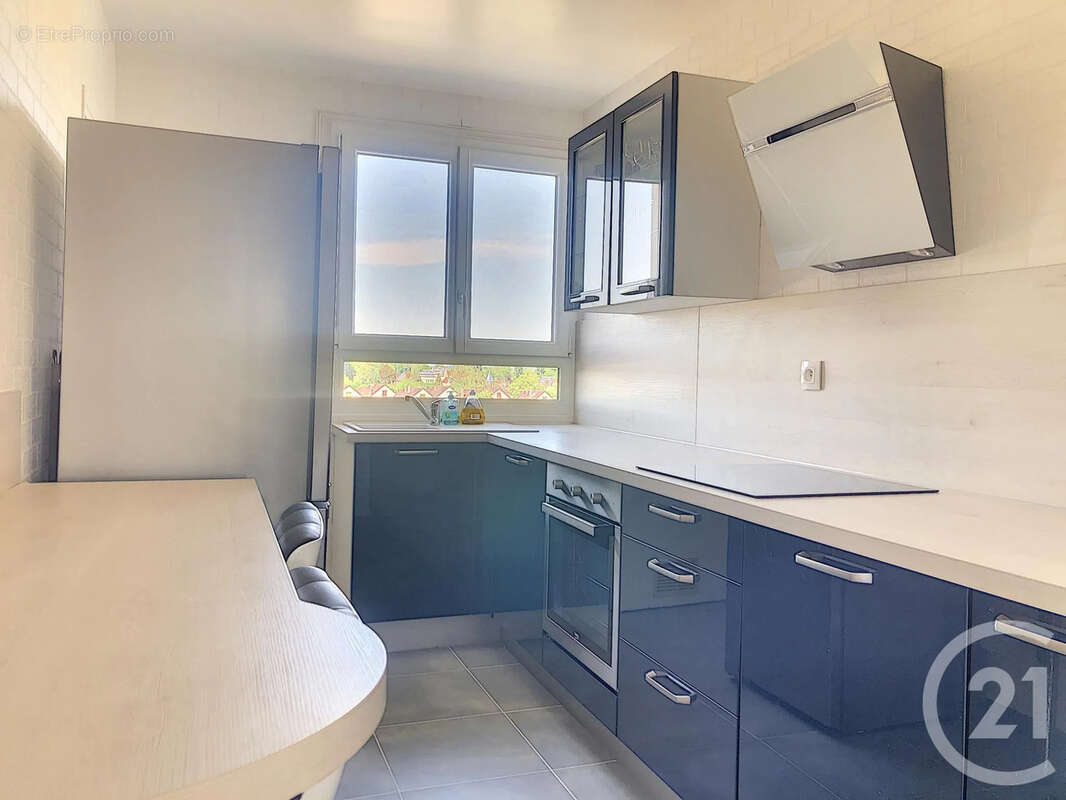 Appartement 76 m² à Saint-Julien-Les-Villas  - photo 6