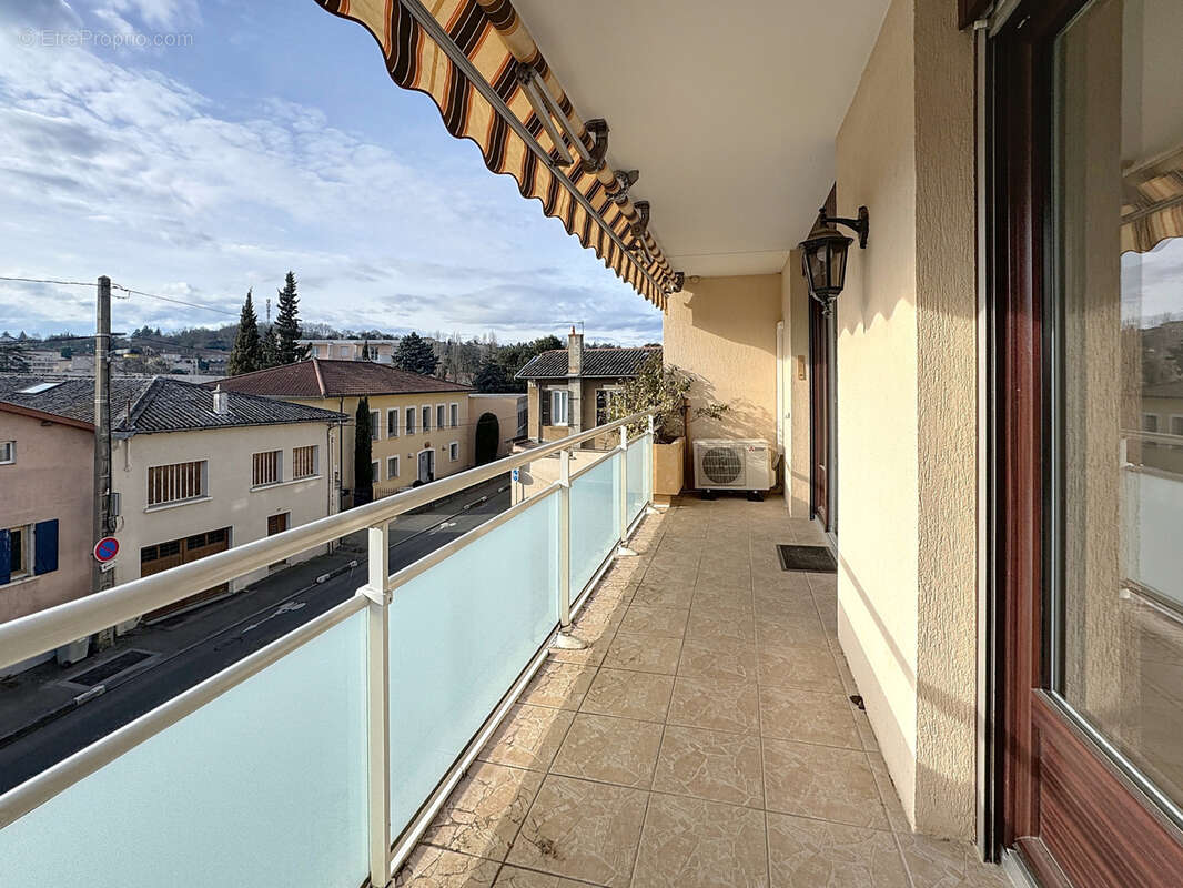 Appartement à SAINT-GENIS-LAVAL