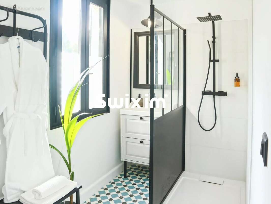 Maison à MONTELIMAR