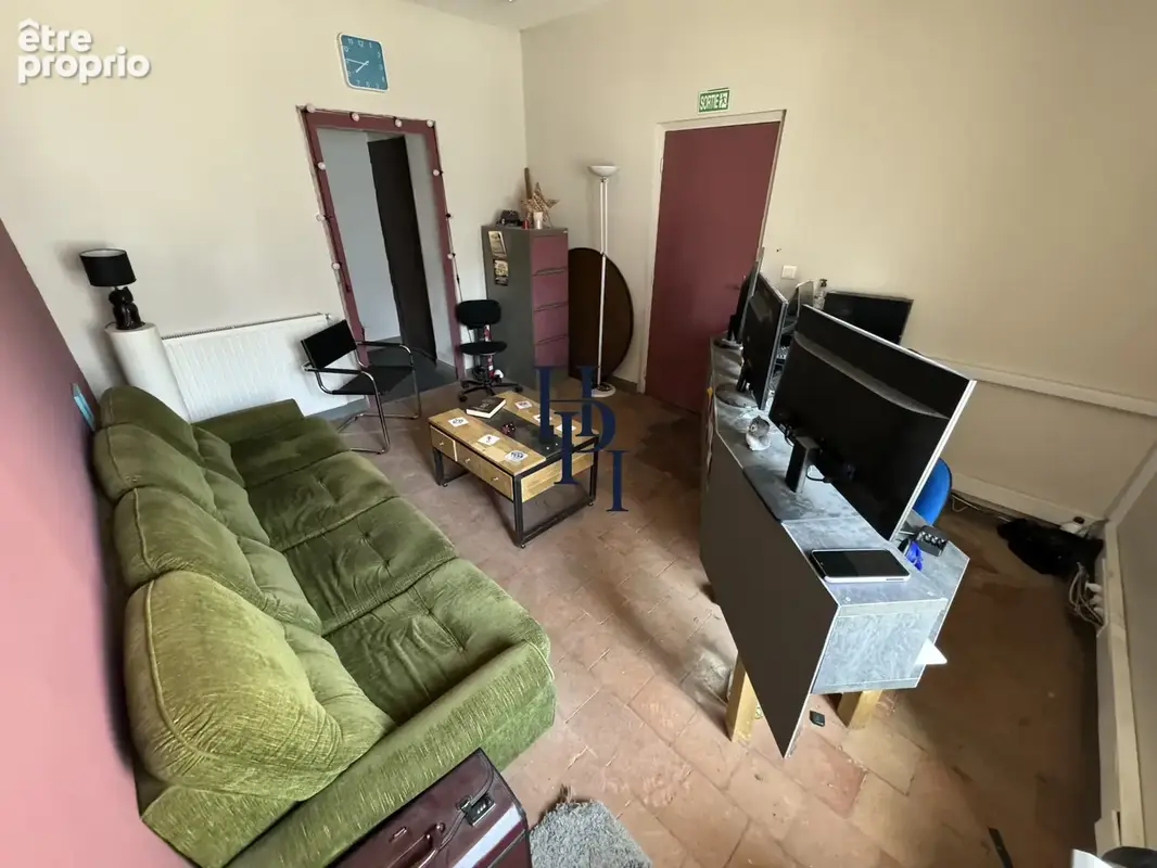 Vente local professionnel ou appartement en  rez-de-chaussée Saint Affrique - photo 4