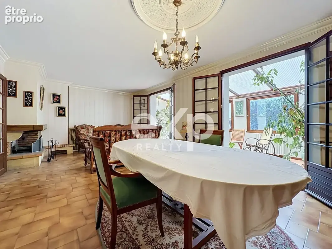 Maison 137 m² à Saint-Denis  - photo 3