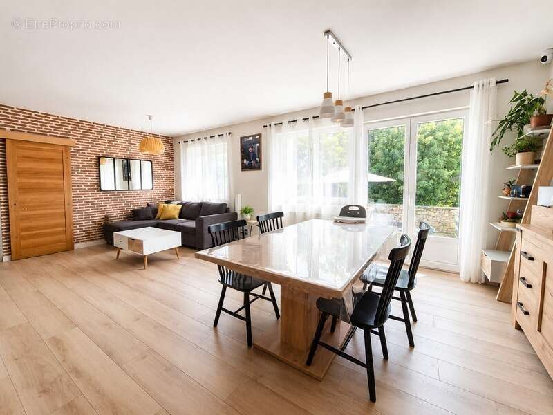 Maison à SAINTE-SUZANNE