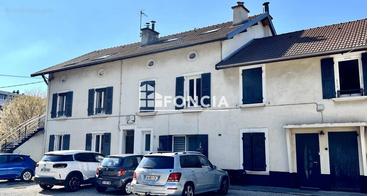 Appartement à CHAMP-SUR-DRAC