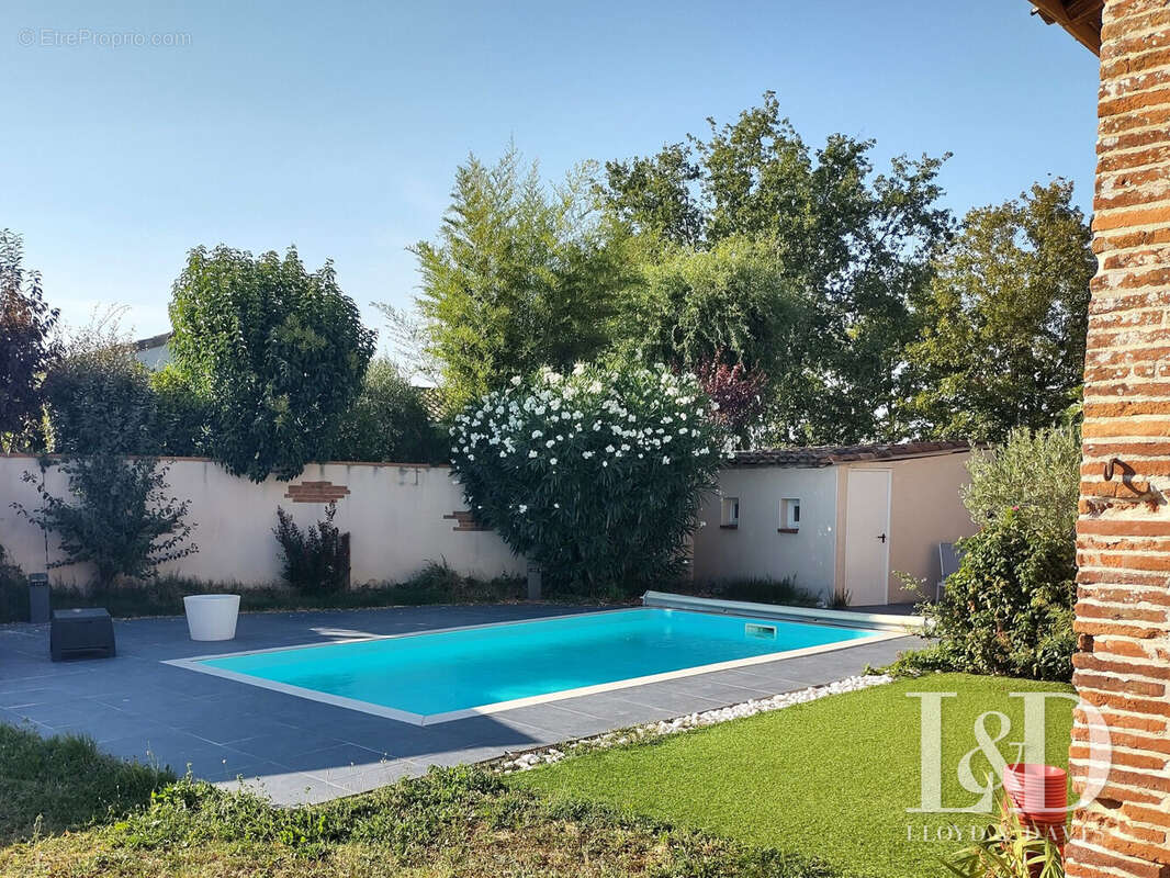 Maison à LAPEYROUSE-FOSSAT