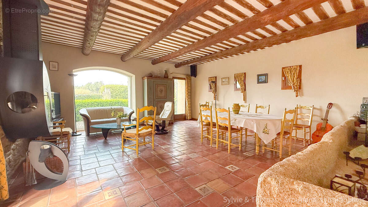 Maison à CADEROUSSE