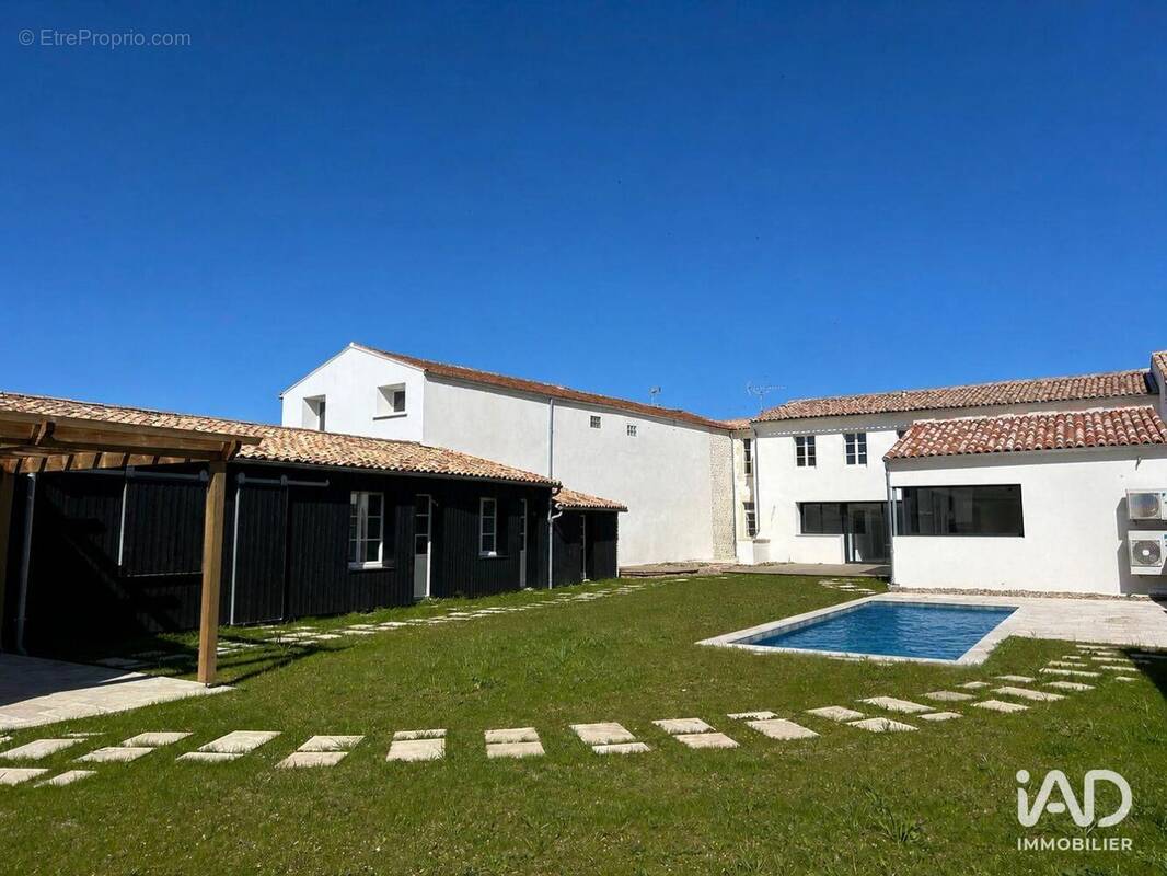 Photo 1 - Maison à LA FLOTTE