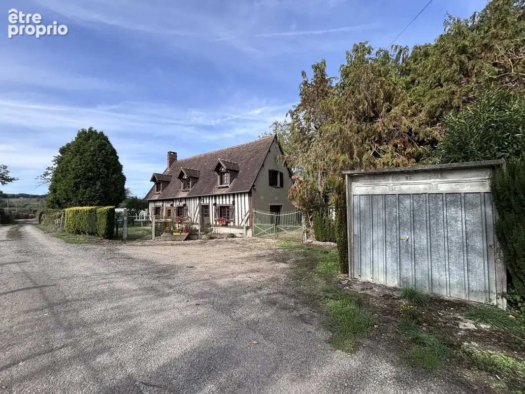 Maison normande avec cheminée sur 1080m2 de jardin + herbage avec bâtiments loués. - photo 6