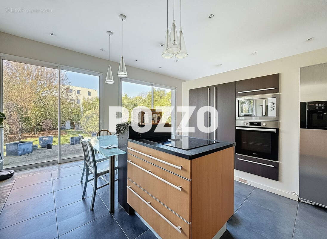 Maison à DONVILLE-LES-BAINS