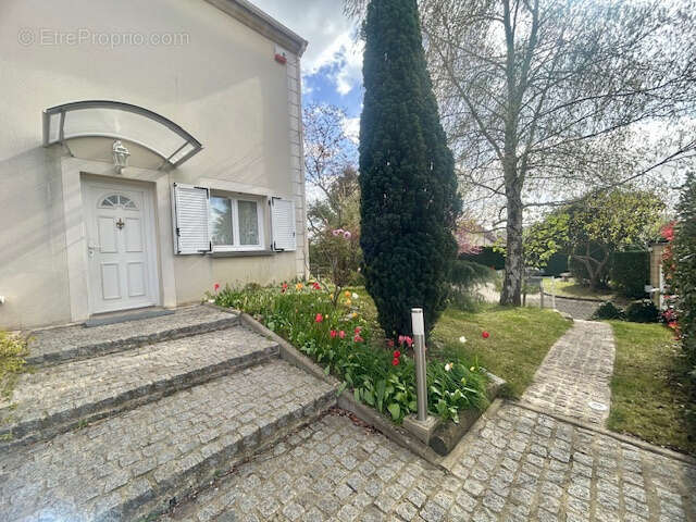 Maison à MONTLHERY