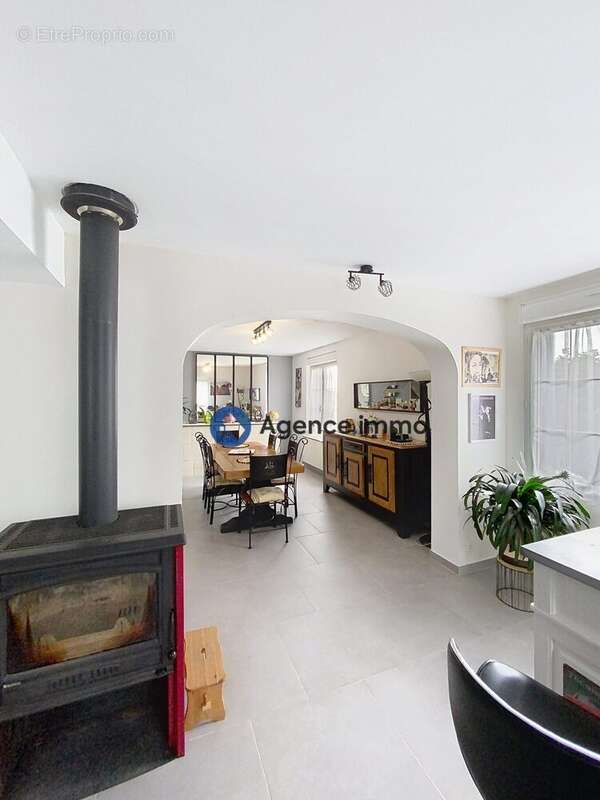 Maison à SAVIGNE-SUR-LATHAN