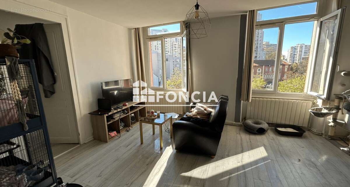 Appartement à SAINT-ETIENNE
