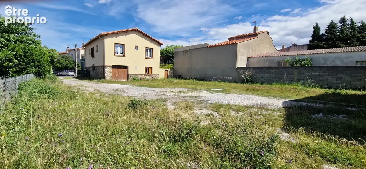 EXCLUSIVITE - ILLE SUR TET Maison de ville sur 3 faces avec jardin de 500 m2 env Bon Quartier - photo 1