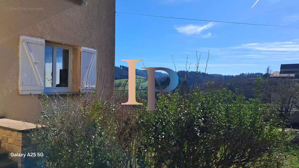 Maison à LA CLAYETTE