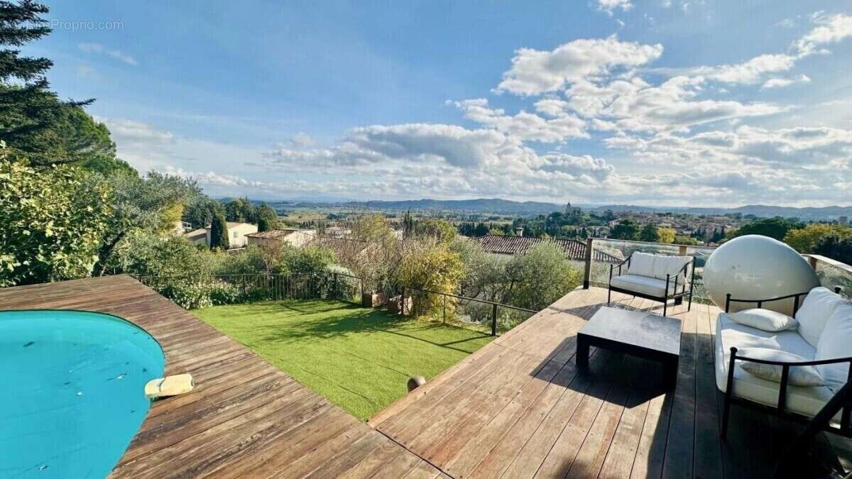 Maison à ROCHEFORT-DU-GARD