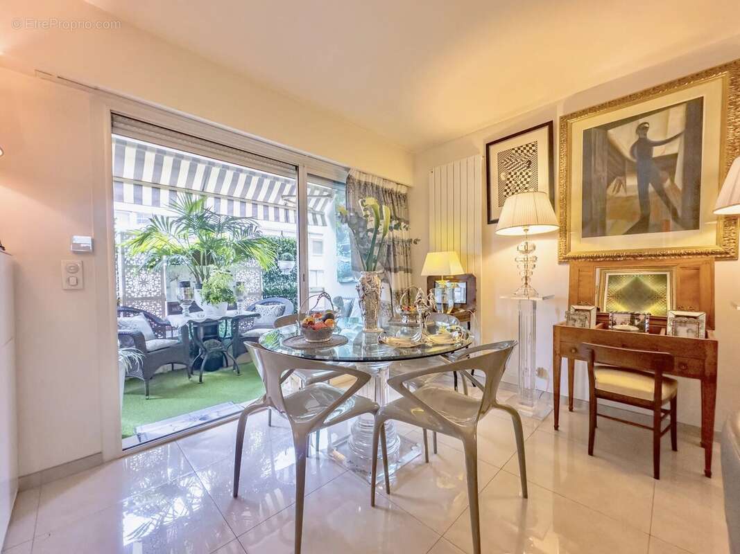 Appartement à CANNES
