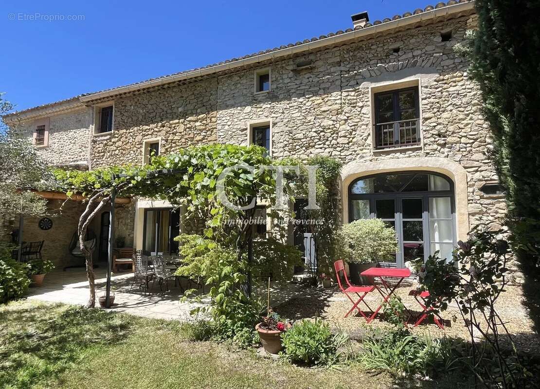 Maison à VAISON-LA-ROMAINE
