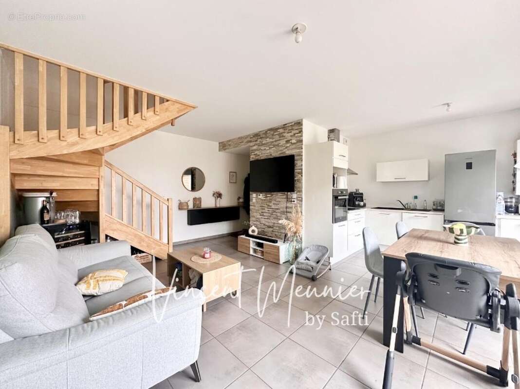 Photo 2 - Maison à SAINT-MAURICE-DE-BEYNOST