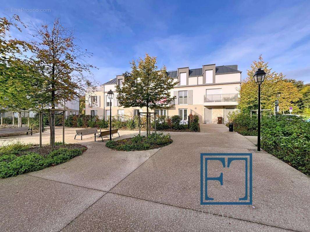 Appartement à BIEVRES