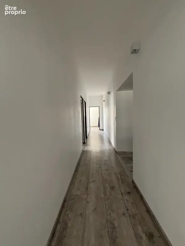 Côte d'Or : Bâtisse bourguignonne de 450m2 dont 260 m2 rénové (plain pied) , annexes, garages sur  4000m2 - photo 17