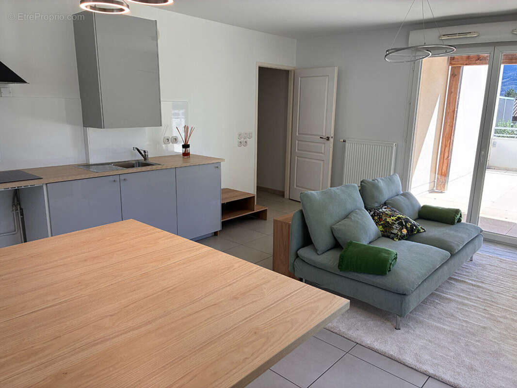 Appartement à SAINT-ISMIER