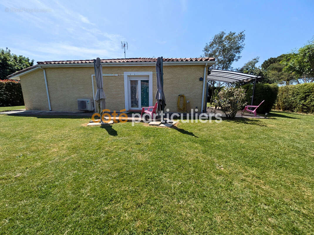 Maison à MONTECH