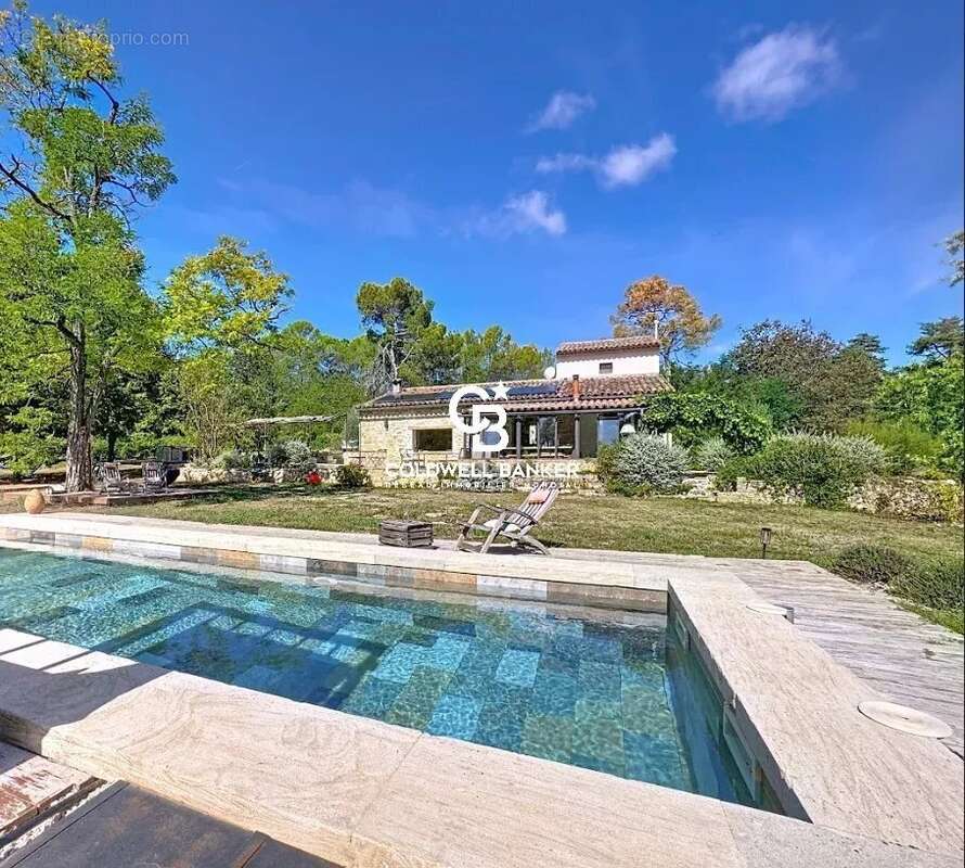 Maison à TOURRETTES