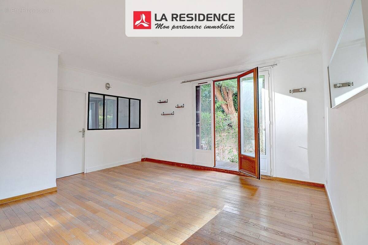 Appartement à MAREIL-MARLY