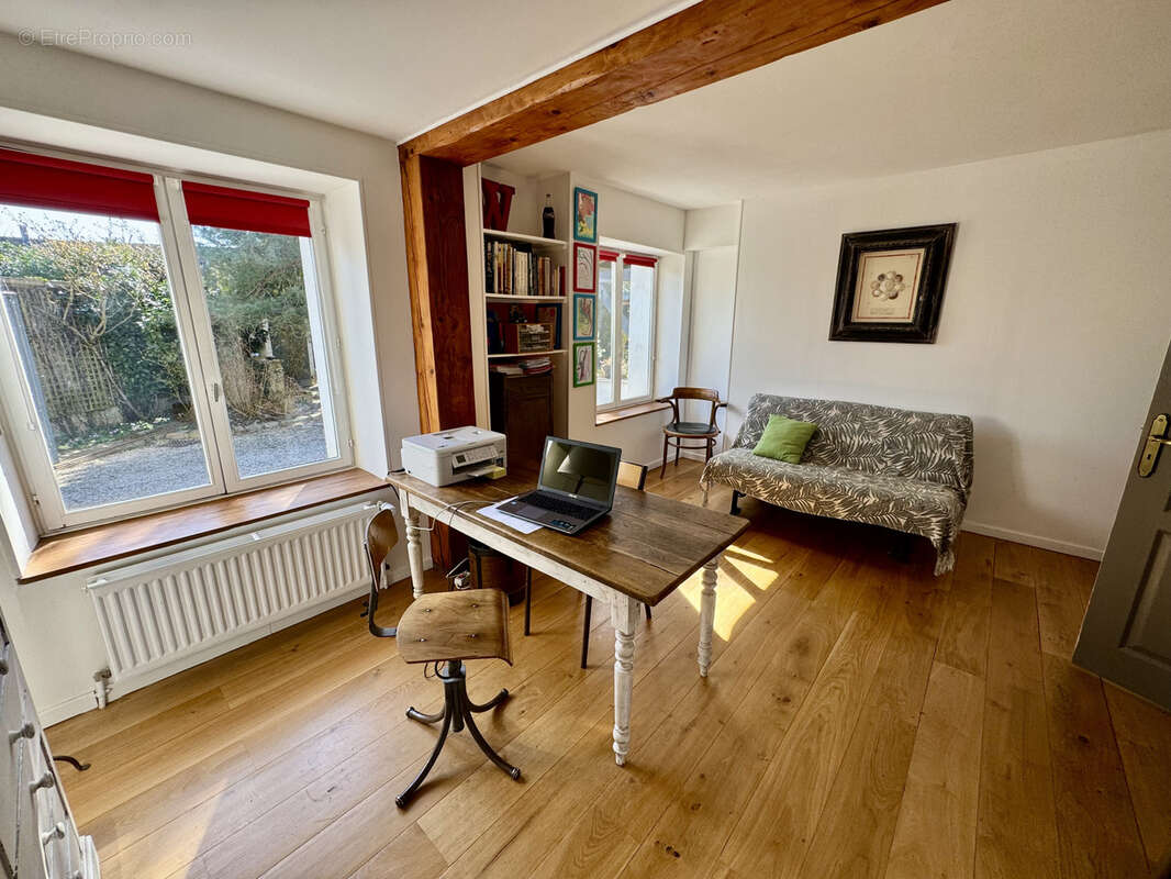 Maison à HOUDAN
