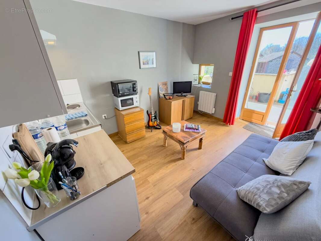 Maison à SAINT-SAUD-LACOUSSIERE