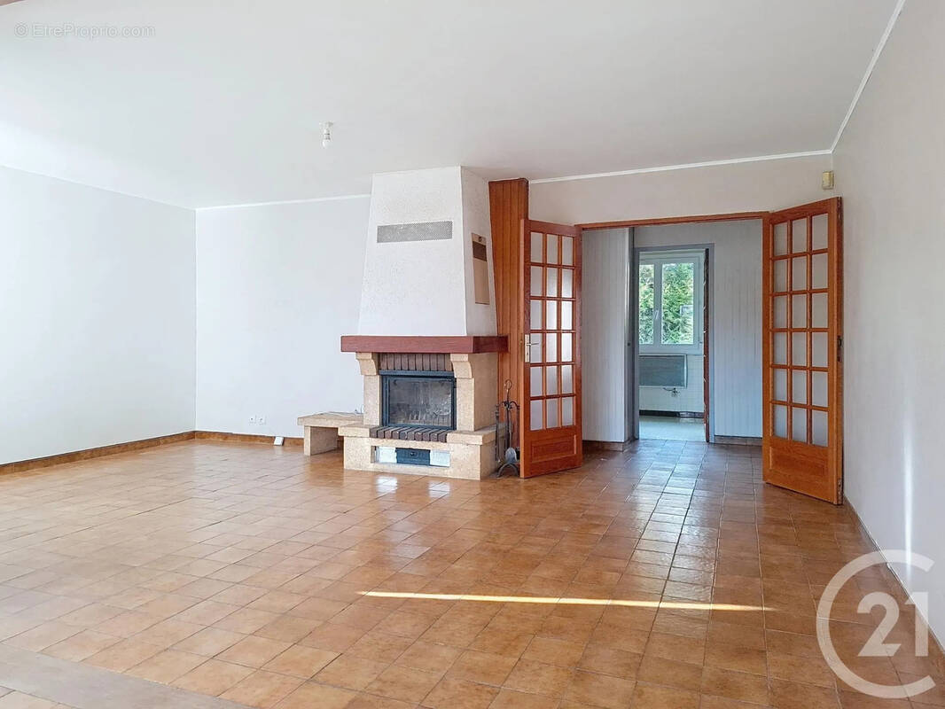 Maison à LE CHATELET-EN-BRIE