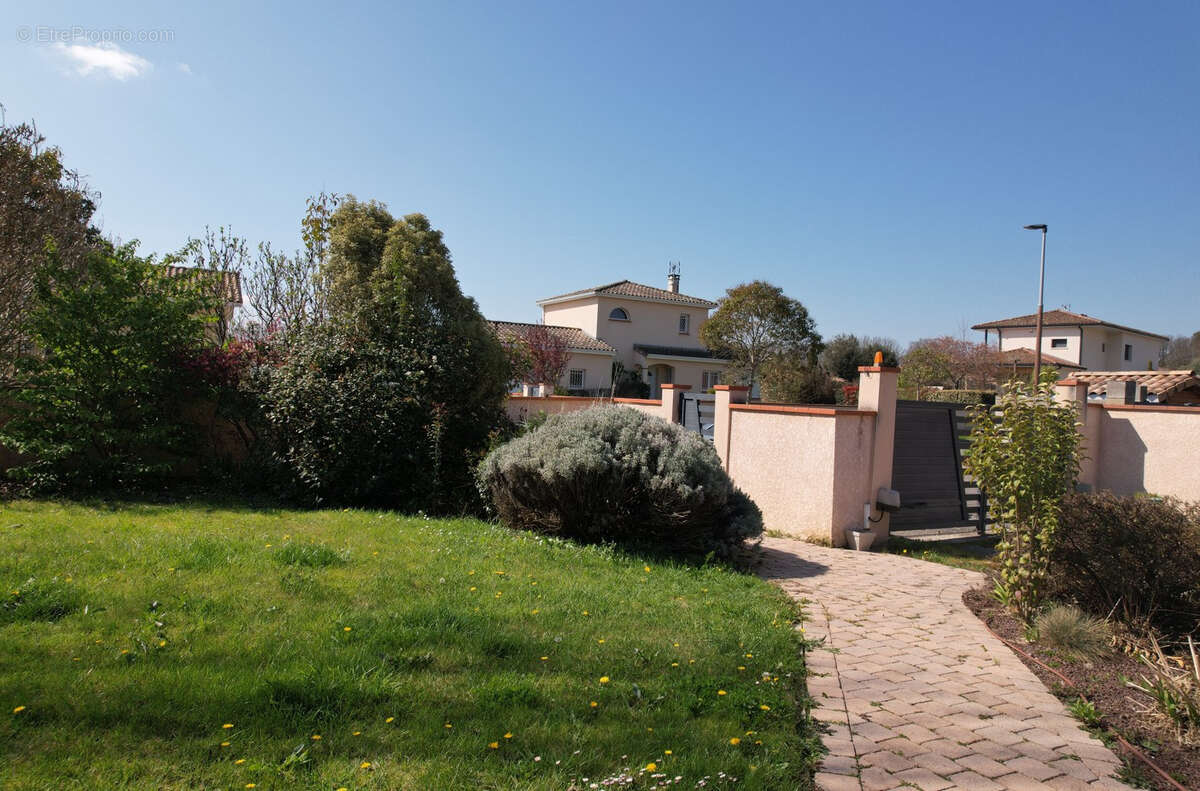 Maison à FONTENILLES