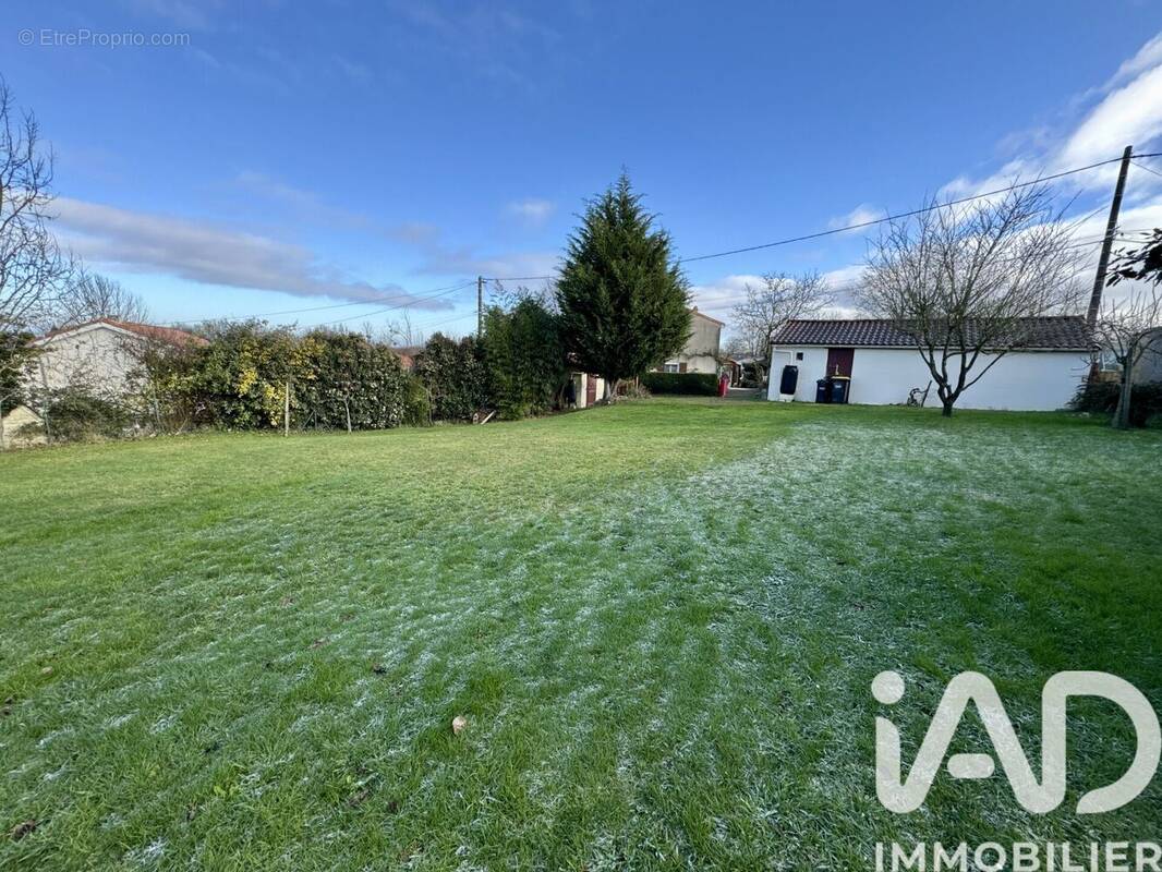 Photo 1 - Terrain à LA CHAPELLE-SAINT-LAURENT